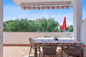Two bedroom apartment with terrace and sea view Mandre, Pag