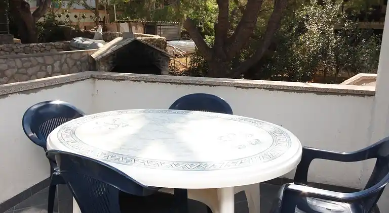 1-Zimmer-Ferienwohnung am Strand Zubovici, Pag (A-6356-d)