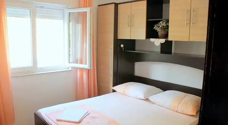 1-Zimmer-Ferienwohnung am Strand Pag (A-6448-b)