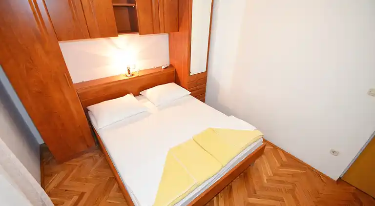 Two bedroom apartment near beach Seline, Paklenica