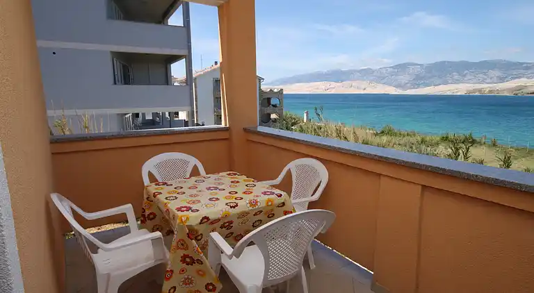 2-Zimmer-Ferienwohnung mit Terrasse und Meerblick Pag