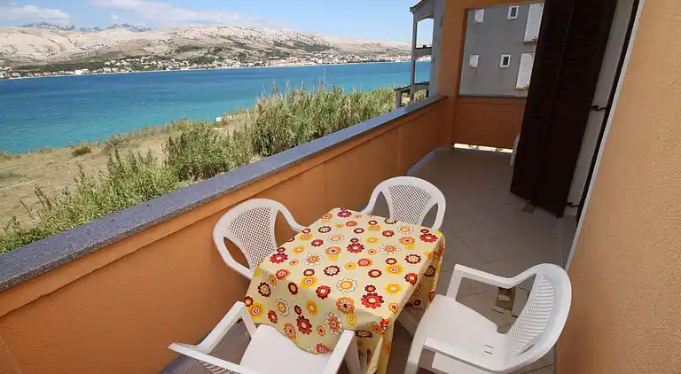 2-Zimmer-Ferienwohnung mit Terrasse und Meerblick Pag