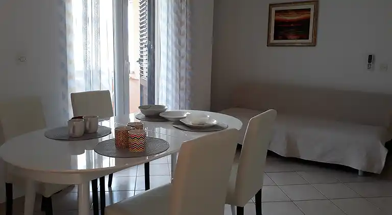 2-Zimmer-Ferienwohnung mit Terrasse und Meerblick Pag