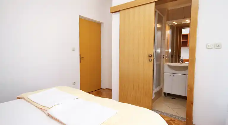 Two bedroom apartment near beach Seline, Paklenica