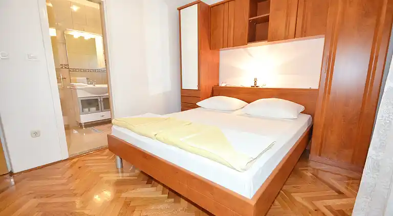 Two bedroom apartment near beach Seline, Paklenica