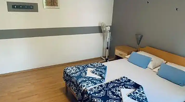 One bedroom apartment near beach Starigrad, Paklenica