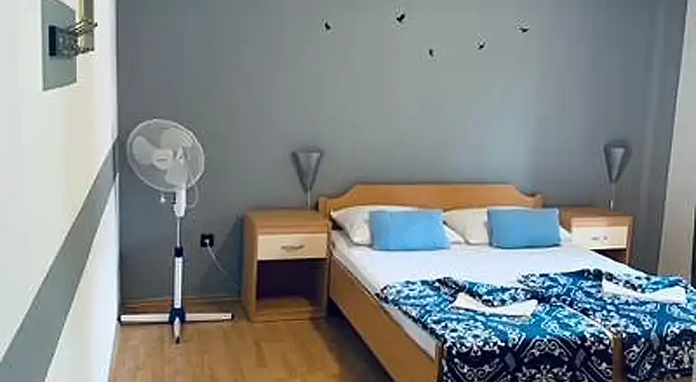 One bedroom apartment near beach Starigrad, Paklenica