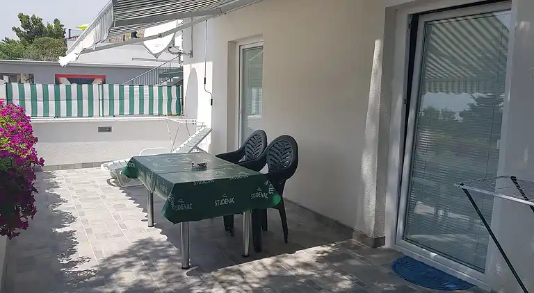 2-Zimmer-Ferienwohnung mit Terrasse Seline, Paklenica