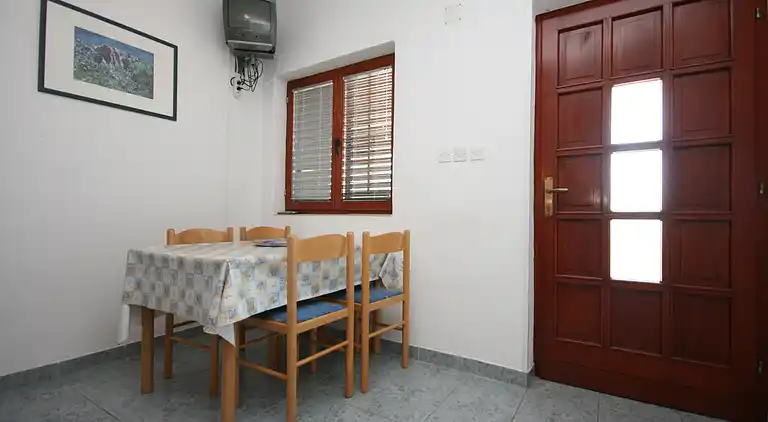 2-Zimmer-Ferienwohnung mit Terrasse und Meerblick Starigrad,