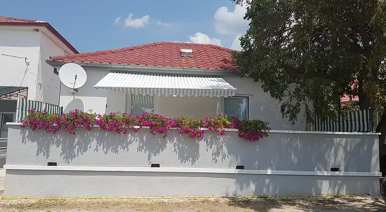 2-Zimmer-Ferienwohnung mit Terrasse Seline, Paklenica