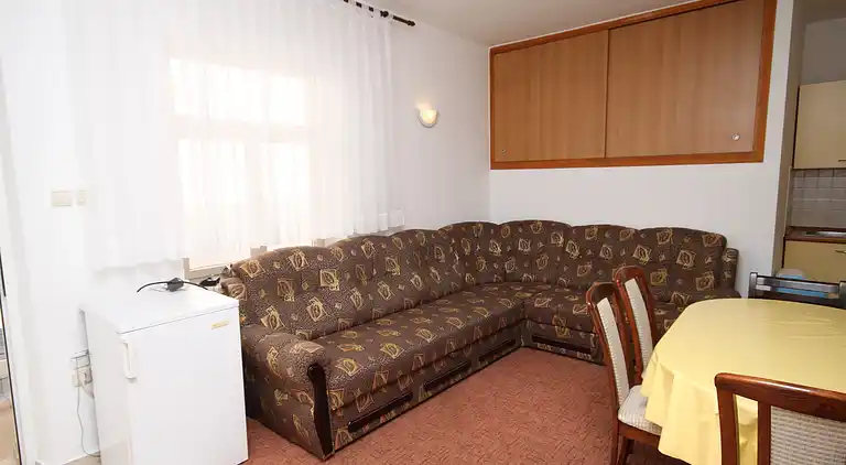 2-Zimmer-Ferienwohnung mit Terrasse Seline, Paklenica