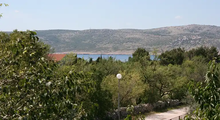 2-Zimmer-Ferienwohnung mit Terrasse und Meerblick Starigrad,