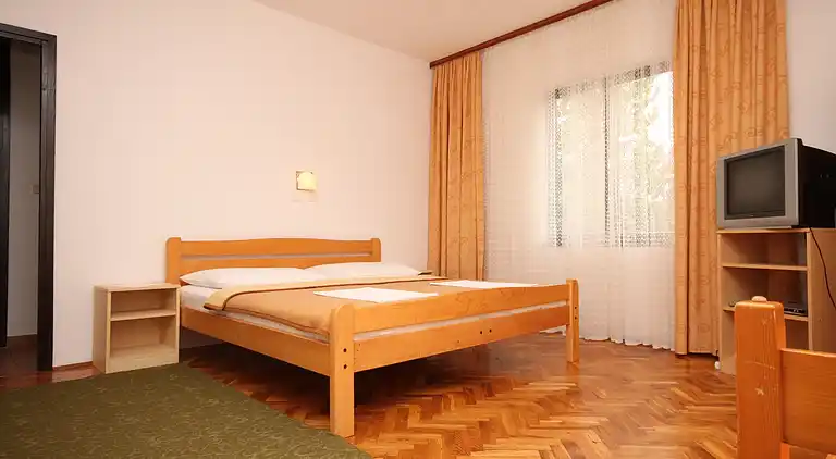 1-Zimmer-Ferienwohnung mit Balkon Starigrad, Paklenica