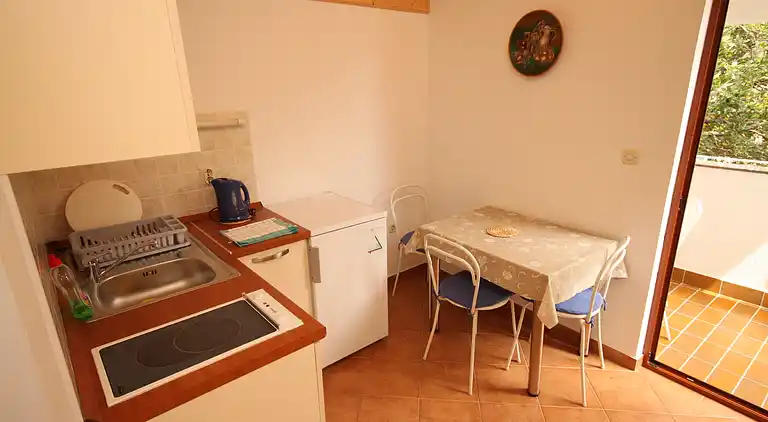 1-Zimmer-Ferienwohnung mit Balkon Starigrad, Paklenica