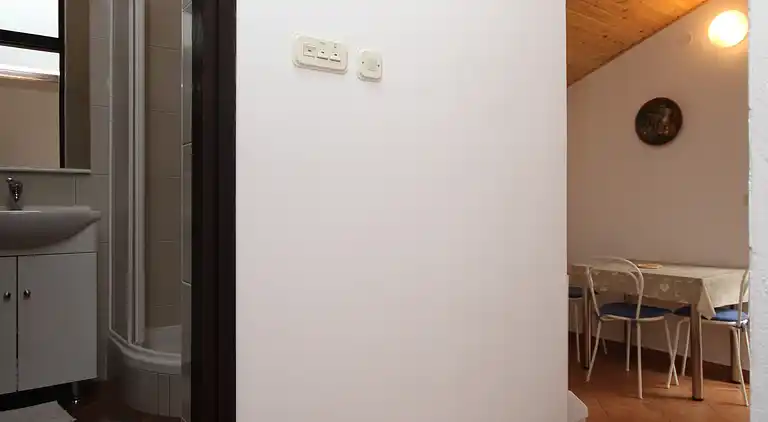 1-Zimmer-Ferienwohnung mit Balkon Starigrad, Paklenica