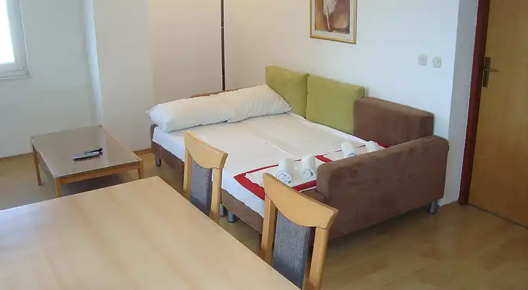 One bedroom apartment with balcony and sea view Gradac,