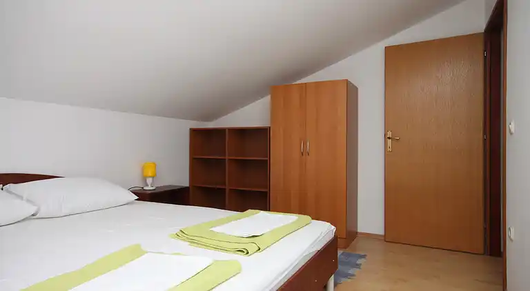 One bedroom apartment with balcony and sea view Gradac,