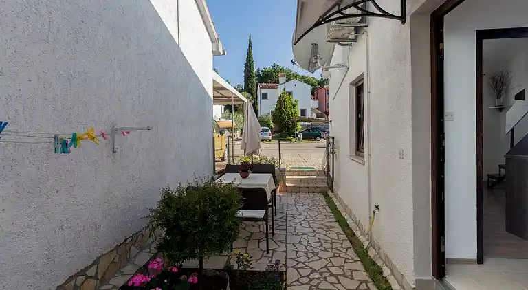 2-Zimmer-Ferienwohnung mit Terrasse Porec (A-7154-b)