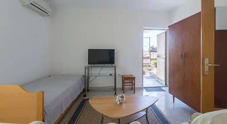 1-Zimmer-Ferienwohnung mit Terrasse Umag (A-7063-c)