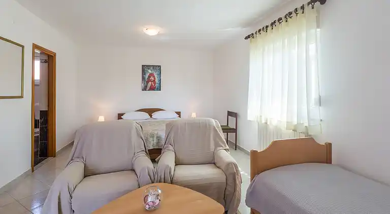 1-Zimmer-Ferienwohnung mit Terrasse Umag (A-7063-c)