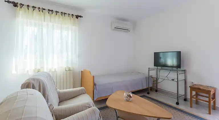 1-Zimmer-Ferienwohnung mit Terrasse Umag (A-7063-c)