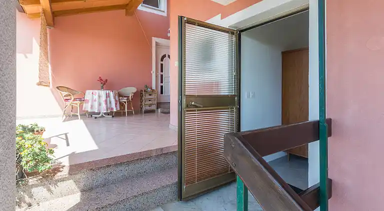 1-Zimmer-Ferienwohnung mit Terrasse Umag (A-7063-c)