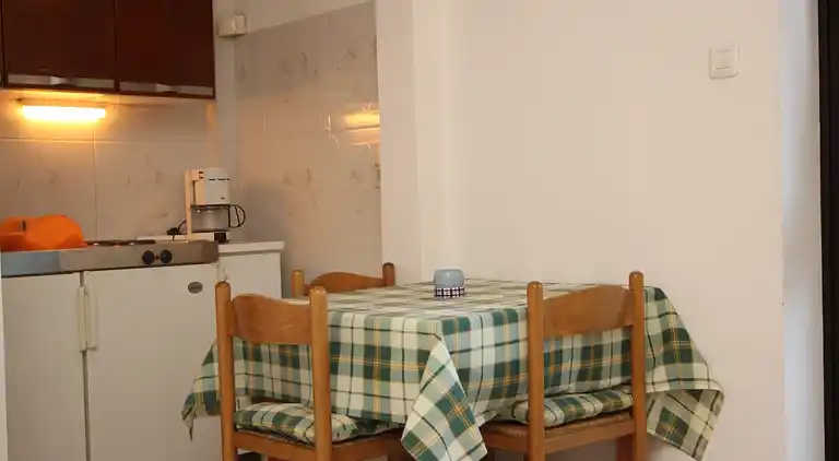 1-Zimmer-Ferienwohnung mit Terrasse Umag (A-7171-d)