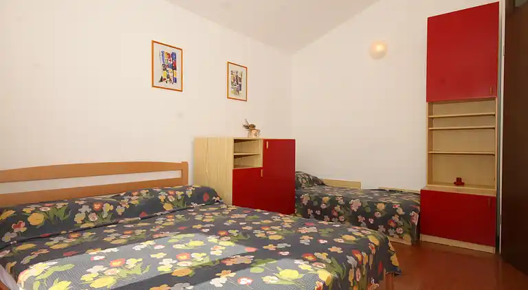 2-Zimmer-Ferienwohnung mit Terrasse Umag (A-7171-a)