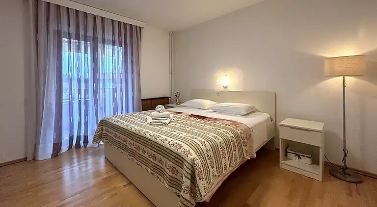 Two bedroom apartment with terrace Novigrad (A-7108-a)