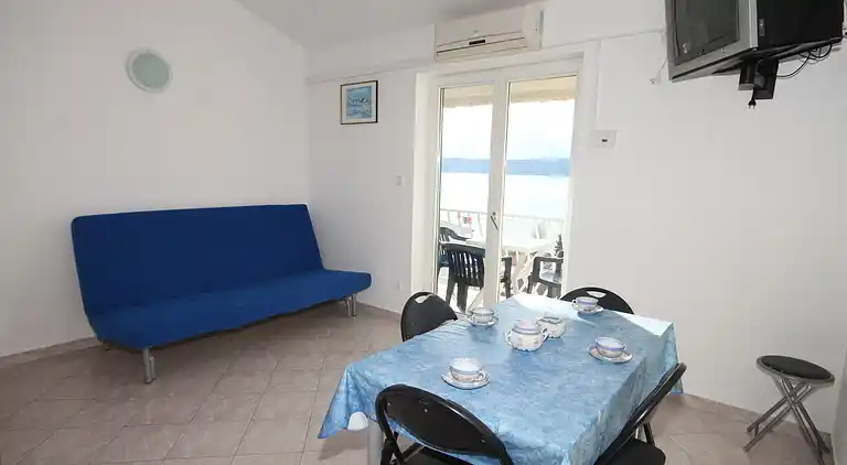 2-Zimmer-Ferienwohnung mit Balkon und Meerblick Duce, Omis