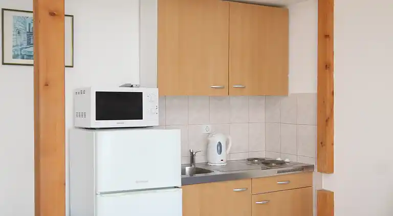 2-Zimmer-Ferienwohnung mit Balkon und Meerblick Duce, Omis