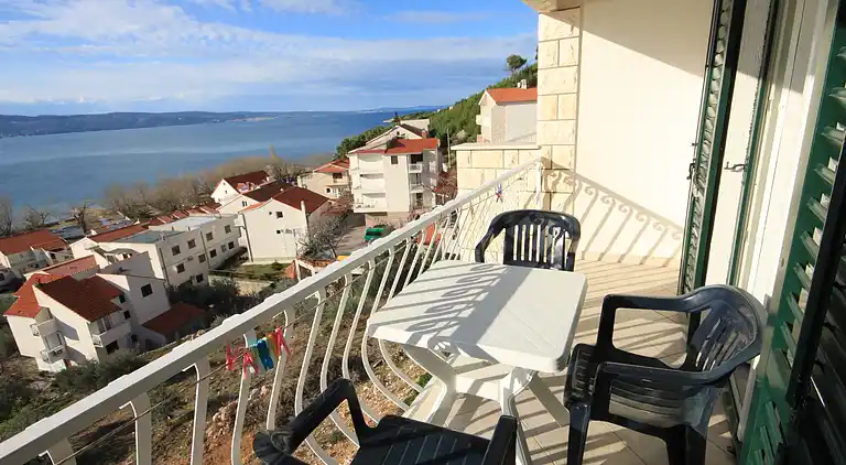 2-Zimmer-Ferienwohnung mit Balkon und Meerblick Duce, Omis
