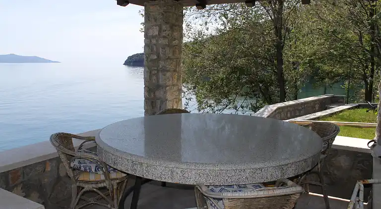 1-Zimmer-Ferienwohnung am Strand Medveja, Opatija (A-7722-b)