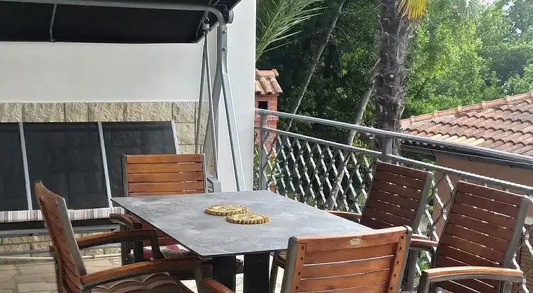 1-Zimmer-Ferienwohnung am Strand Medveja, Opatija (A-7722-b)