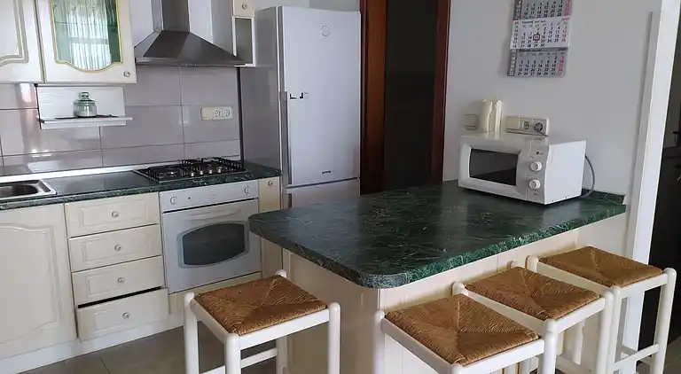 1-Zimmer-Ferienwohnung am Strand Medveja, Opatija (A-7722-b)