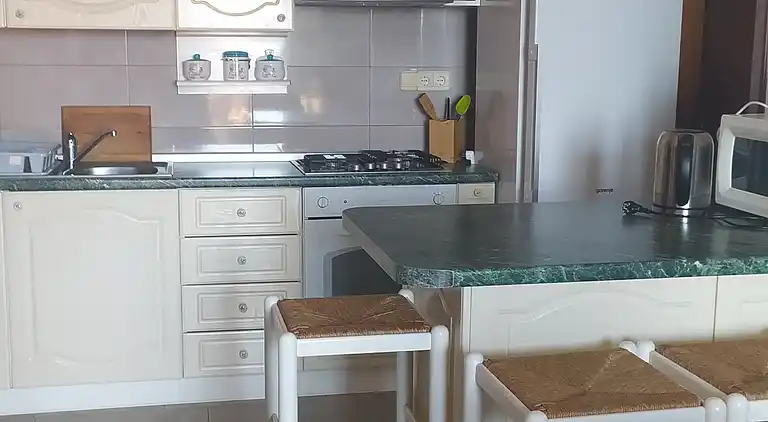 1-Zimmer-Ferienwohnung am Strand Medveja, Opatija (A-7722-b)