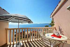 One bedroom apartment with terrace and sea view Pisak, Omiš