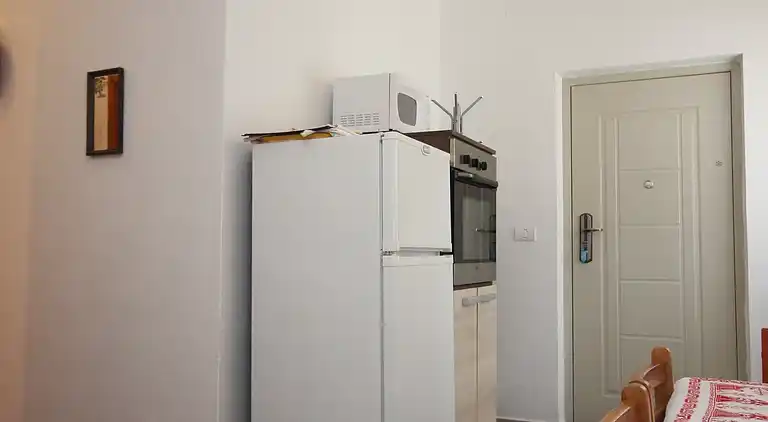 1-Zimmer-Ferienwohnung am Strand Artatore, Losinj (A-7935-c)