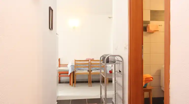 1-Zimmer-Ferienwohnung am Strand Artatore, Losinj (A-7935-c)