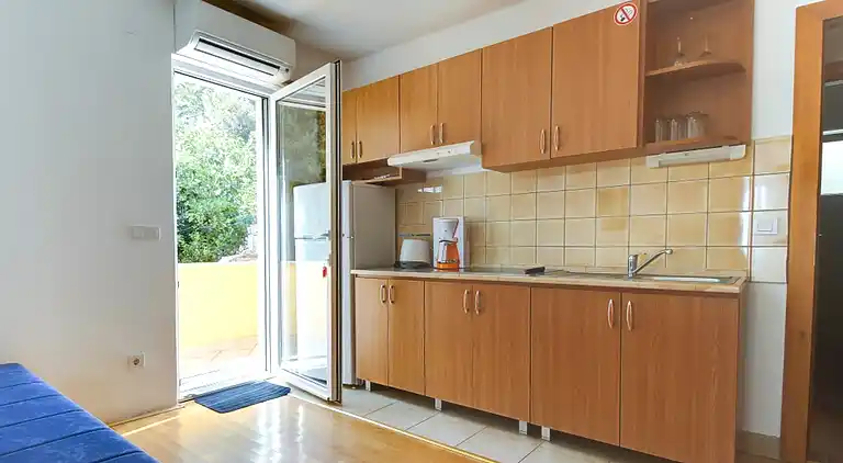 2-Zimmer-Ferienwohnung mit Terrasse Artatore, Losinj