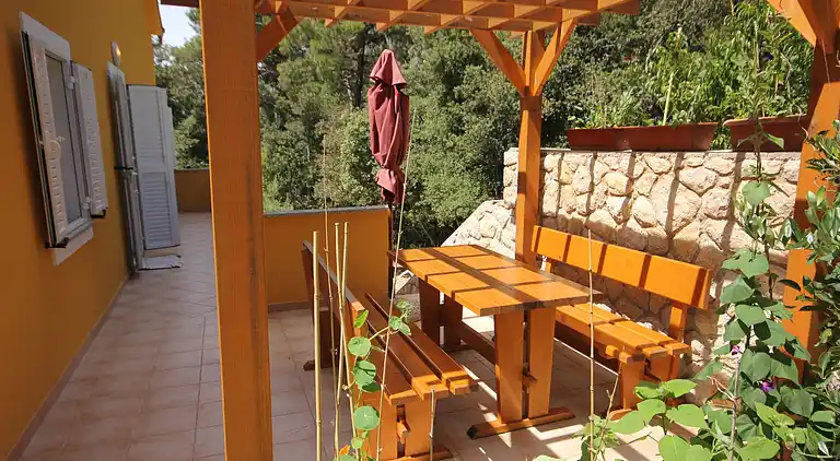 2-Zimmer-Ferienwohnung mit Terrasse Artatore, Losinj