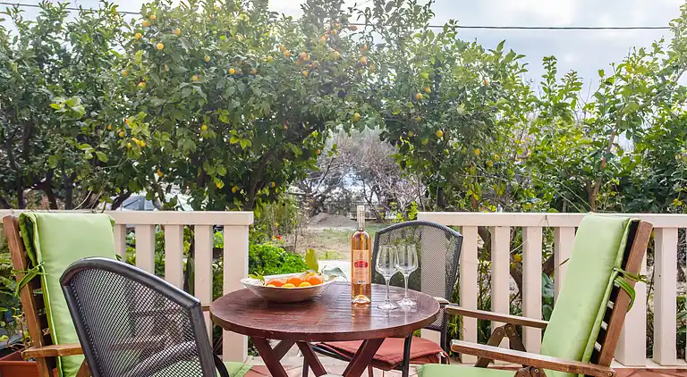 1-Zimmer-Ferienwohnung am Strand Duce, Omis (A-8378-a)