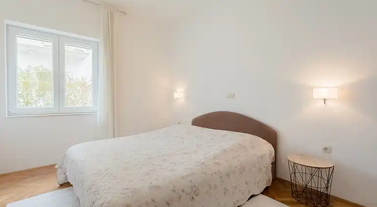 1-Zimmer-Ferienwohnung am Strand Duce, Omis (A-8378-a)