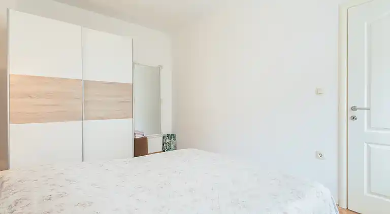 1-Zimmer-Ferienwohnung am Strand Duce, Omis (A-8378-a)