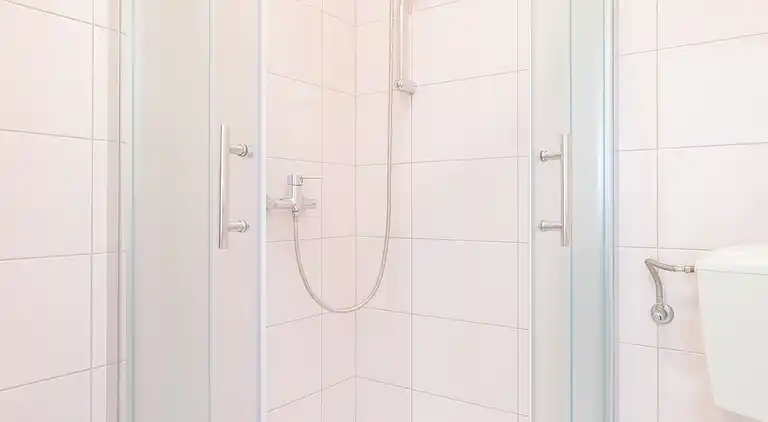 1-Zimmer-Ferienwohnung am Strand Duce, Omis (A-8378-a)