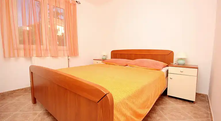 One bedroom apartment with terrace Okrug Gornji, Čiovo
