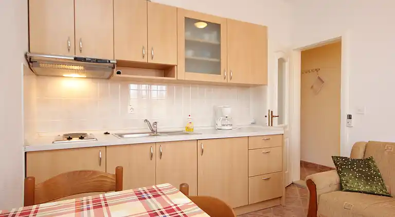 One bedroom apartment with terrace Okrug Gornji, Čiovo