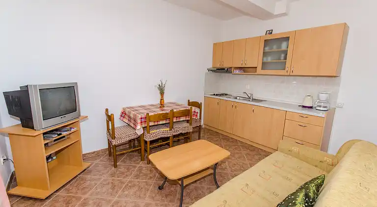 One bedroom apartment with terrace Okrug Gornji, Čiovo