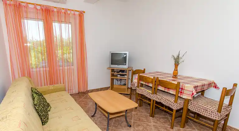 One bedroom apartment with terrace Okrug Gornji, Čiovo