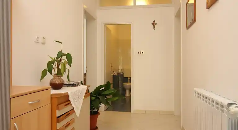 Two bedroom apartment near beach Kali, Ugljan (A-8503-a)